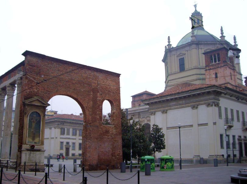 Basilica di San Lorenzo Maggiore ale collone