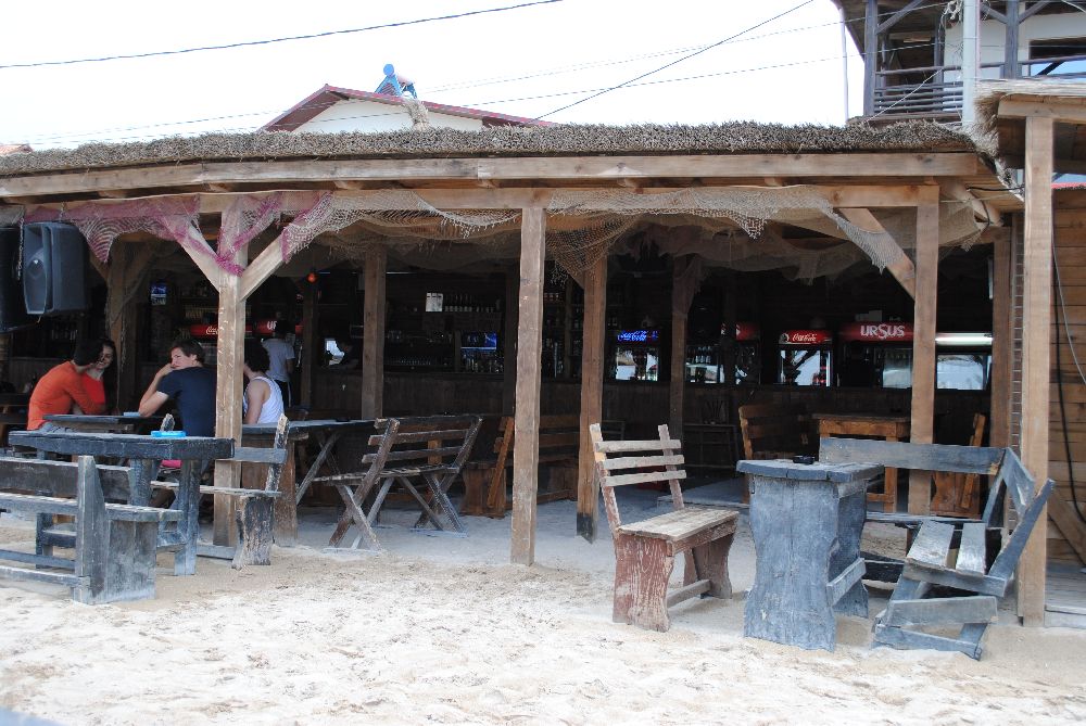 La Stuf Beach Bar