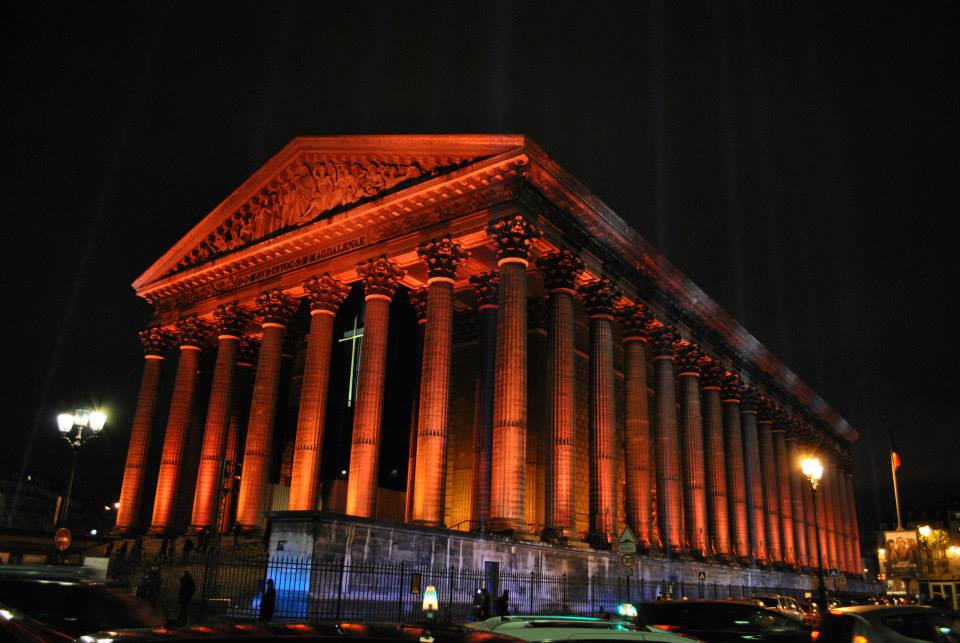 Paris by night - Orange Madeleine