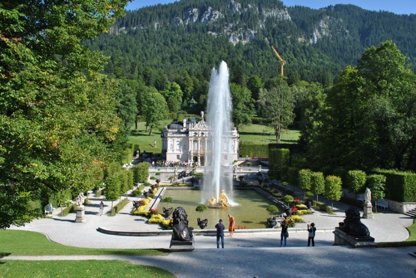 Linderhof Palace - 25m high fountain