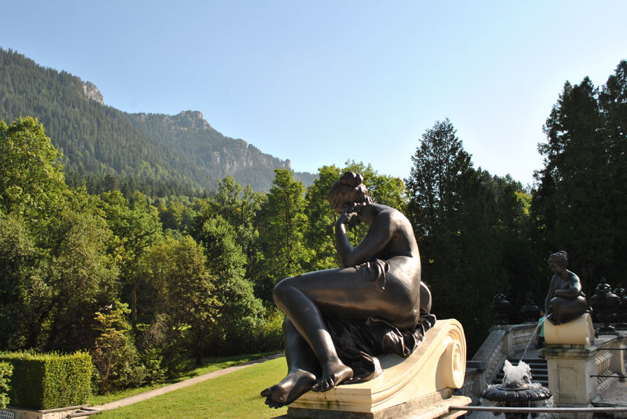 Linderhof Palace - garden art