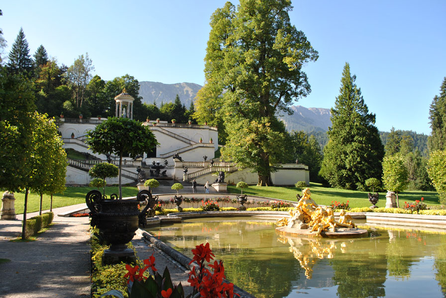 Linderhof Palace - the pool
