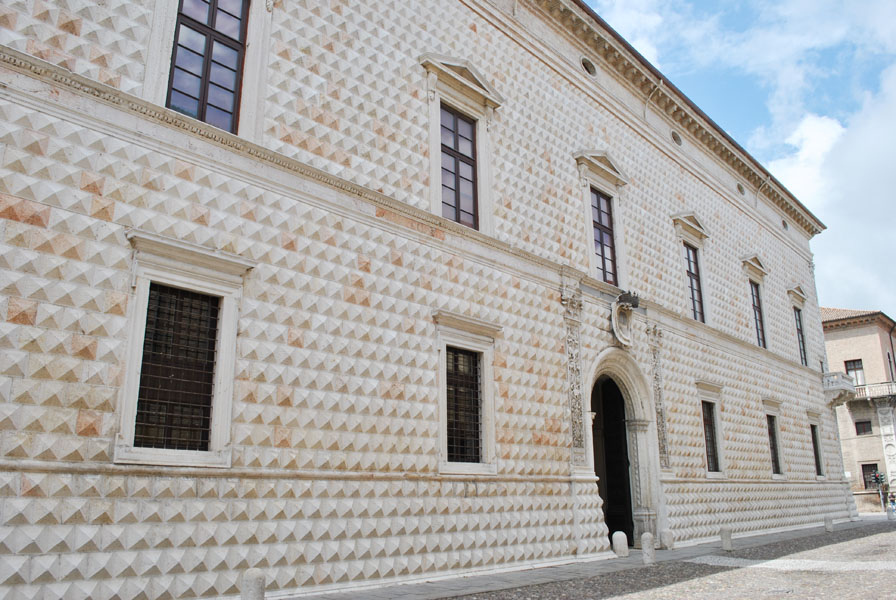 Palazzo dei Diamanti, Ferrara