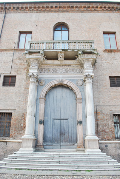 Palazzo Prosperi-Sacrati's monumental entrance